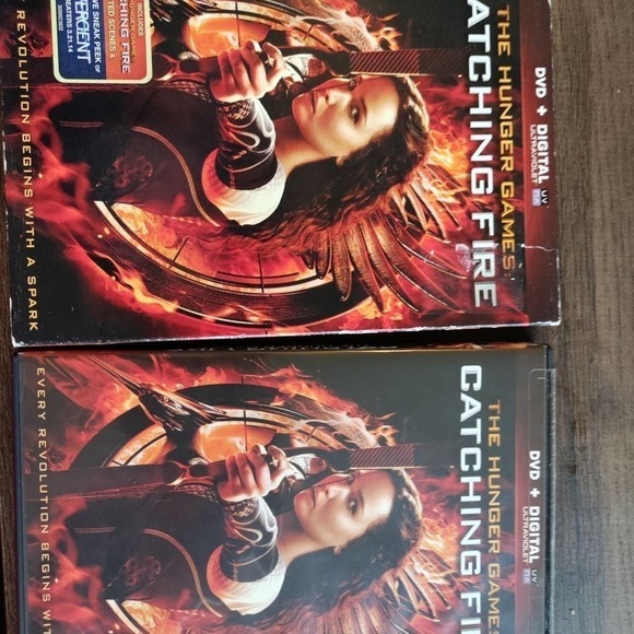 Hunger Games - Catching Fire Book & DVD - Picture 9 of 12